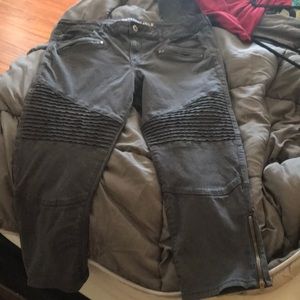 Woman’s motto pants